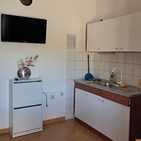 Apartment Krizanovic Malinska Eksteriør billede