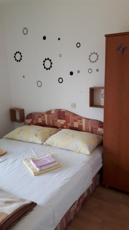 Apartment Krizanovic Malinska Eksteriør billede