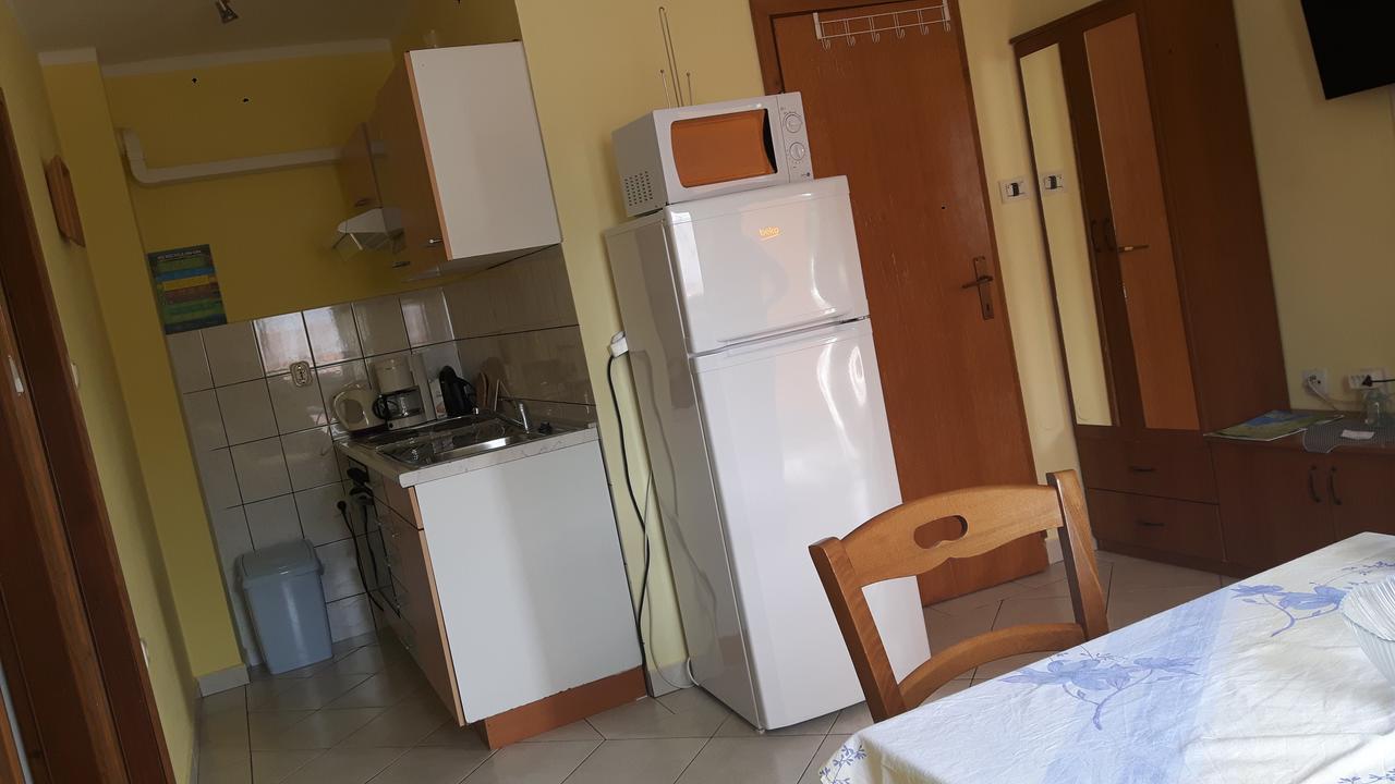 Apartment Krizanovic Malinska Eksteriør billede